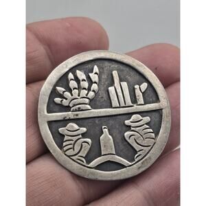 VINTAGE OLD STERLING SILVER 925 MEXICAN PIN BROOCH